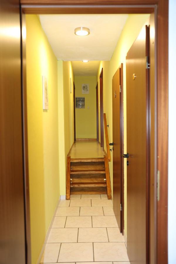 Gite De La Lavandiere A Ucimont Exterior foto